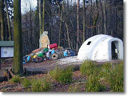 Im Bärenlehrpfad (c) Bärenpark